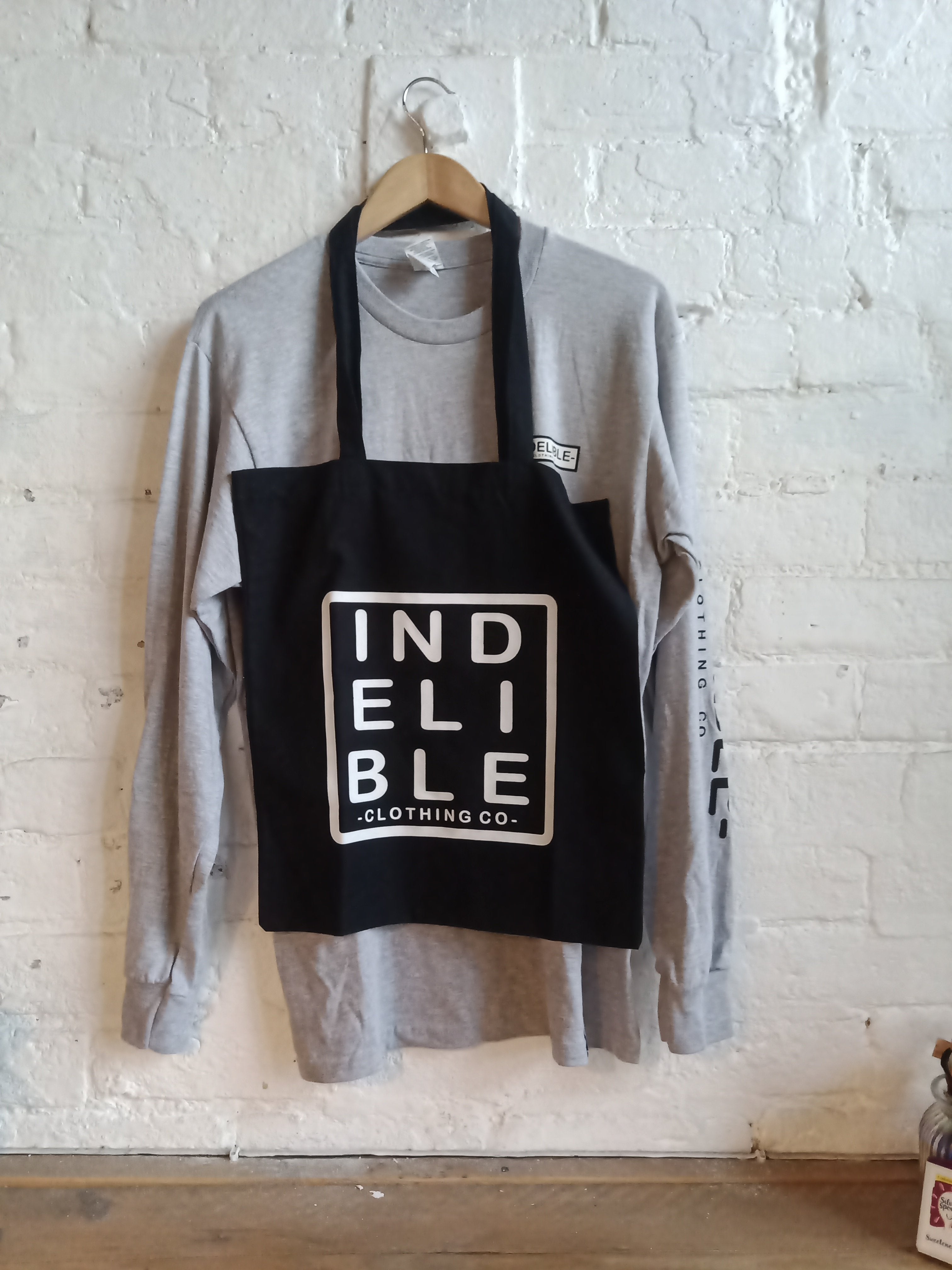 Indelible Long Sleeve Tee & Tote Pack (Grey)
